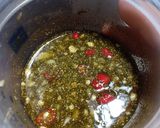 Hình bước làm 3 của món Thịt đầu heo luộc với canh nấm kim châm keto
