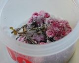 A picture of step 9 of Salt-Preserved Sakura Blossoms.