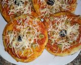 صورة لخطوة 1 من وصفة ميني بيتزا 🍕