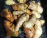 A picture of step 1 of Galangal pickle.
