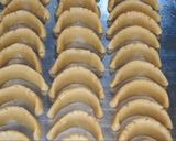 Foto del paso 5 de la receta: Halwa Hilal dulce con forma de media luna/fácil y rápido