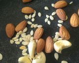 A picture of step 3 of Oats cereal laddu.