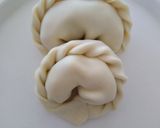 Foto del paso 3 de la receta: Empanadas Caprese🥟🥟🥟
