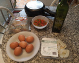 Foto del paso 1 de la receta: Tortilla de patatas, bacalao y pimientos