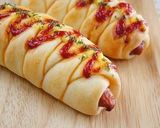 A picture of step 5 of Wiener Sausage Bread.