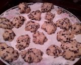A picture of step 4 of Victor's Microwave Oat and Chocolate Cookies.