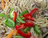 Gambar langkah 6 resipi Spaghetti Ayam dan Cendawan Shiitake.