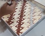 Foto langkah ke 4 dari resep Roll cake brownies batik.