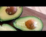 A picture of step 1 of Avocado smoothie.