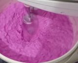 Foto langkah ke 8 dari resep Es krim buah naga lembut.
