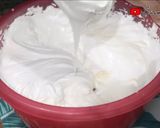 Foto langkah ke 2 dari resep Bolu kukus mekar semangka super lembut.