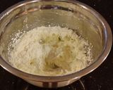 A picture of step 3 of Fresh Berrie Cream Layer Cake.