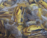 Foto del paso 2 de la receta: Bolitas de Plátanos rellenas de queso