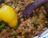 A picture of step 2 of Veggie,tuna and rice pillaw.