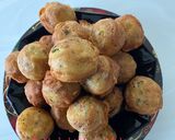 A picture of step 6 of Farali batetawada (potato fritters).