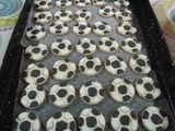 Pelotitas de futbol en galletitas pintadas