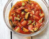 Foto del paso 2 de la receta: Tomates rellenos de mejillones en escabeche