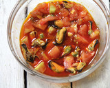 Foto del paso 2 de la receta: Tomates rellenos de mejillones en escabeche