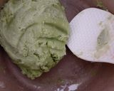 Foto langkah ke 1 dari resep Es Pisang Ijo khas Makassar.