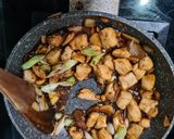 Foto langkah ke 4 dari resep Ayam Saus Teriyaki Lada Hitam.