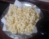 Foto del paso 2 de la receta: Tortilla de papas con cebolla, fuet y perejil picado