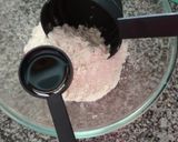 A picture of step 1 of Chicken Stuffed Lachcha Paratha.