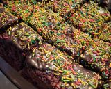 صورة لخطوة 1 من وصفة كيكة شوكولاتة بالجناش 🍫🎉