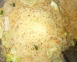 Foto langkah ke 5 dari resep Bihun Goreng.