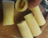 Foto del paso 1 de la receta: Rigatoni "al forno" rellenos de jamón y queso