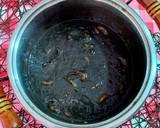 Foto del paso 29 de la receta: Calamares en su tinta con un toque de pasta de curry verde