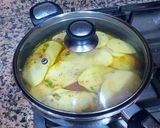Foto del paso 3 de la receta Guiso de marinero en cazuela con patatas y alguna que otra cosa