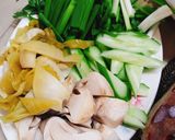 Hình bước làm 2 của món Lòng vịt xào rau củ