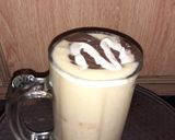 A picture of step 2 of Mango chocolate shake.