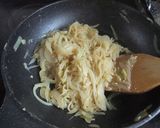 A picture of step 4 of Handy Caramelized Onions.