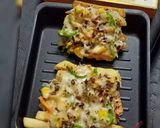 A picture of step 5 of Frenchizza.