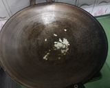 รูปขั้นตอนการทำที่ 1 ของ ไก่ผัดขิง