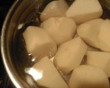 A picture of step 1 of Mandys amazing roasted potatoes.