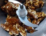 Foto del paso 4 de la receta: Mega tarta de nueces caramelizadas y crema