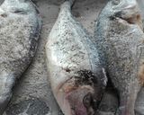 Foto del paso 1 de la receta Doradas a la sal, eneldo y romero