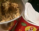 A picture of step 5 of Oatmeal raisin chocolate chip.