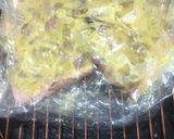 Foto del paso 3 de la receta: Lomo a la mostaza en bolsa y ensalada picante de repollo morado