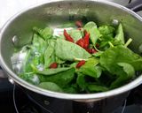 A picture of step 4 of Chinese Spinach And Egg Soup.