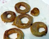A picture of step 5 of Beer Batter Onion Ring.