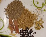 A picture of step 6 of Reshmi kabab Roll.