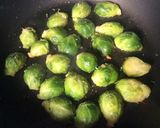 Foto del paso 2 de la receta: Coles de Bruselas salteadas🌳
