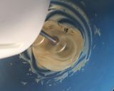 A picture of step 8 of Buttercream vanilla cupcakes.