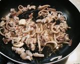 A picture of step 2 of Sauteed Squid and Zucchini with Anchovies.