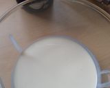 A picture of step 2 of Vickys Eton Mess (Traditional Version).