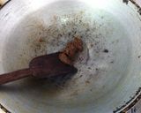 รูปขั้นตอนการทำที่ 2 ของ ไก่ผัดเซเลอรี่และพริกเสฉวนมิโสะ
