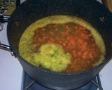 A picture of step 2 of Egg Flower Soup.